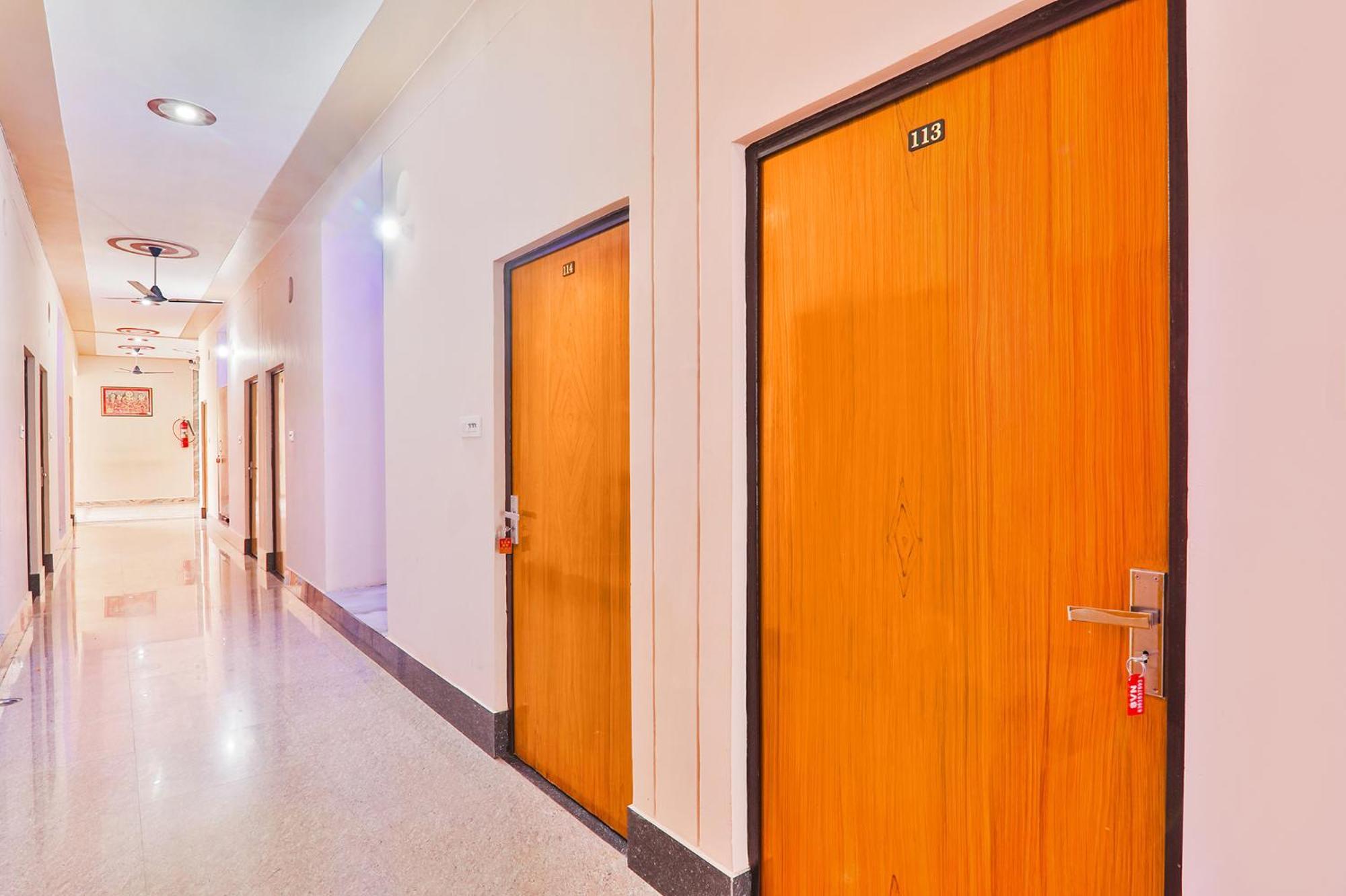 Fabhotel Shree Venkatesh Nileyam Ayodhya Экстерьер фото